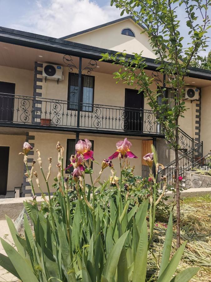 Guest House Eden Tiflis Exterior foto